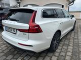 Volvo V60 B4 D Geartronic Momentum Pro Diesel TOP FZG. - Volvo V60: Von Privat