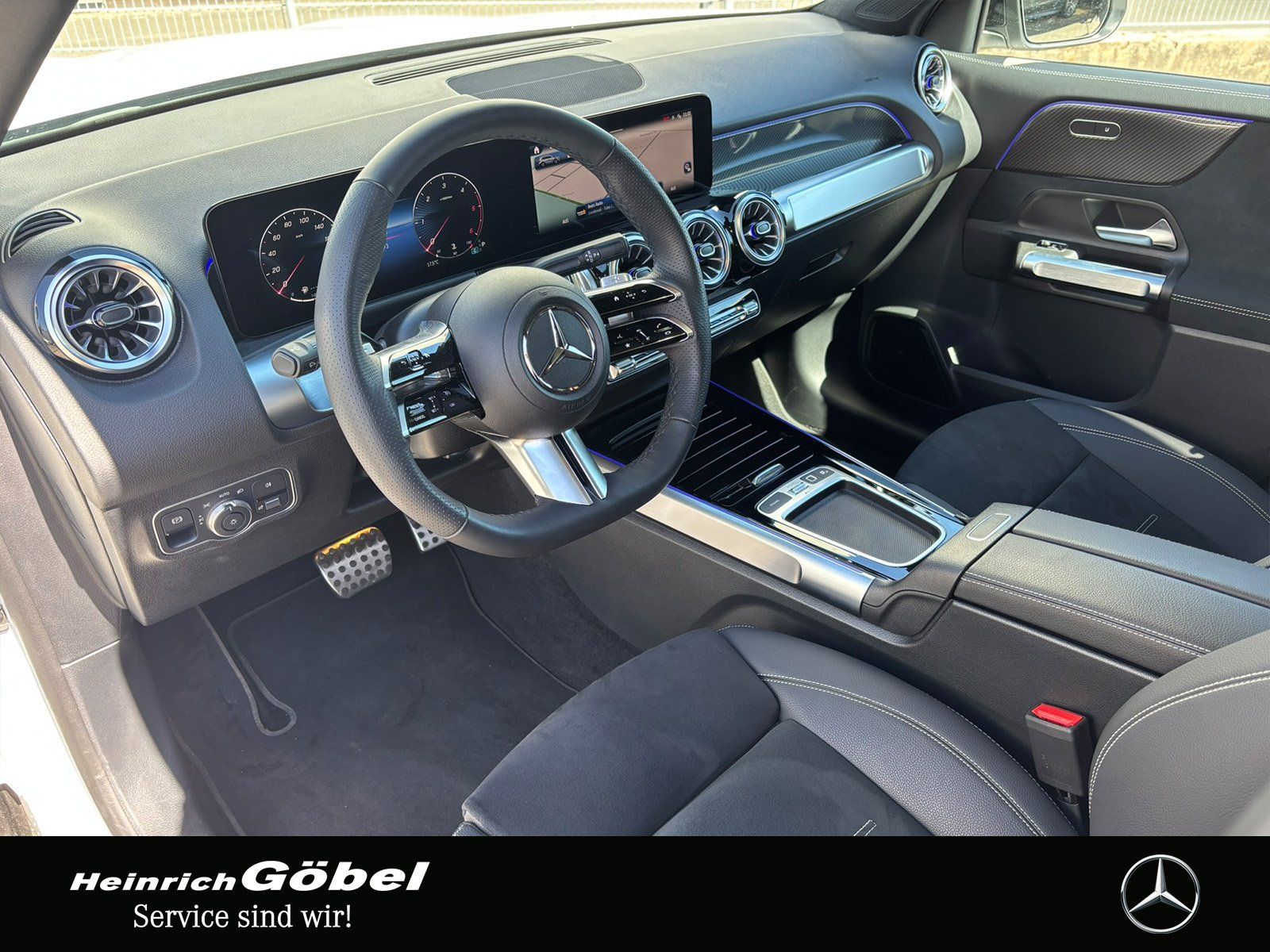 Fahrzeugabbildung Mercedes-Benz GLB 200 d AMG*PANO*AHK*TOTWINKEL*AMBIENTEBEL