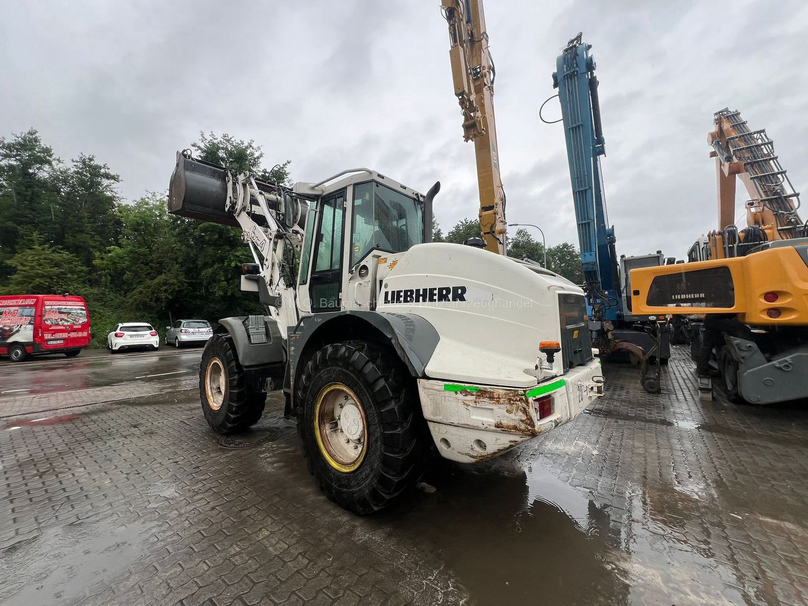 Fahrzeugabbildung Liebherr L 524 Radlader / AC / Klappschaufel