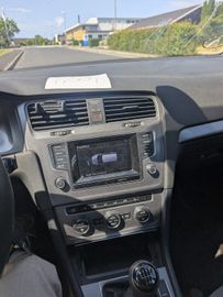 Volkswagen Golf - 10