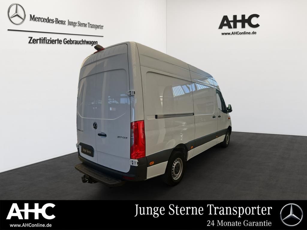 Fahrzeugabbildung Mercedes-Benz Sprinter 317 Kasten L2H2 3,5tAHK Schwingsitz SHZ