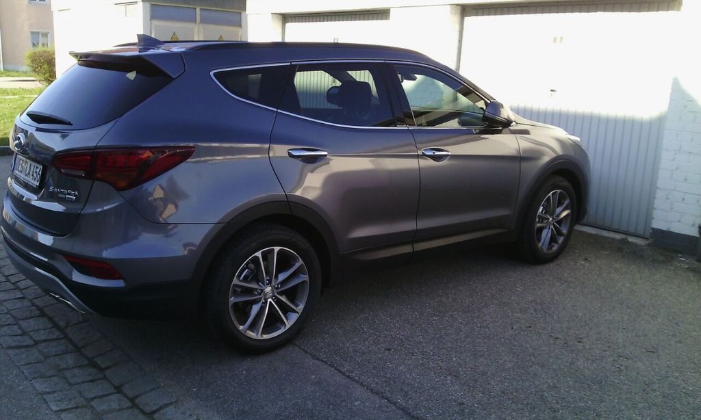 Image of Hyundai SANTA FE