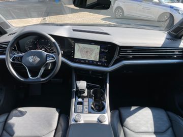 Fahrzeugabbildung Volkswagen Touareg 3.0 TDI 4M Aut R-Line Standhzg./AHK/Pano