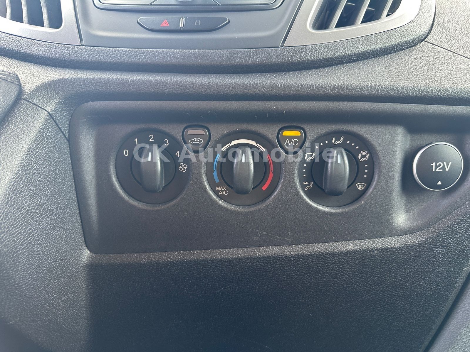 Fahrzeugabbildung Ford Transit Kasten 350 H2L3 Trend/Navi/Klima/PDC