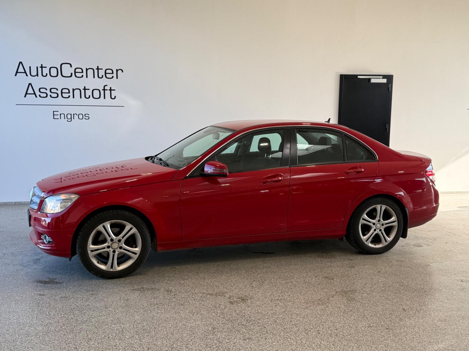 Mercedes-Benz C 180 CGI BlueEfficiency Aut. Limo Comand