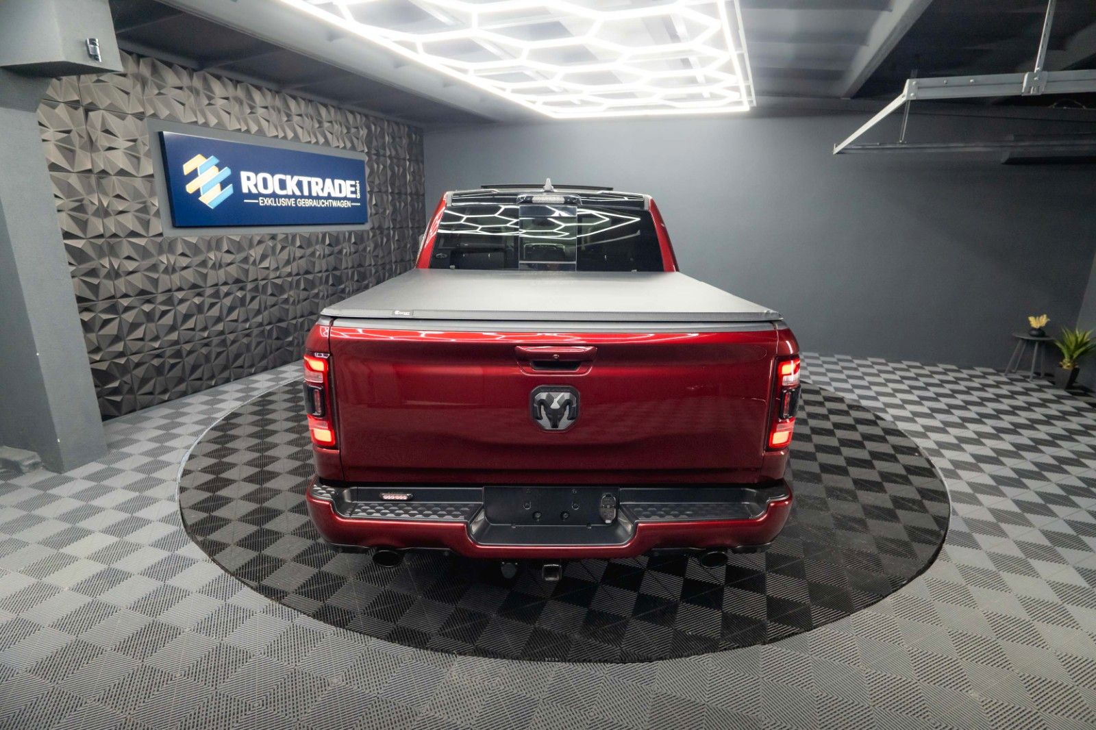 Fahrzeugabbildung Dodge RAM 5.7 V8 HEMI 4x4 LIMITED NightEdition Offroad