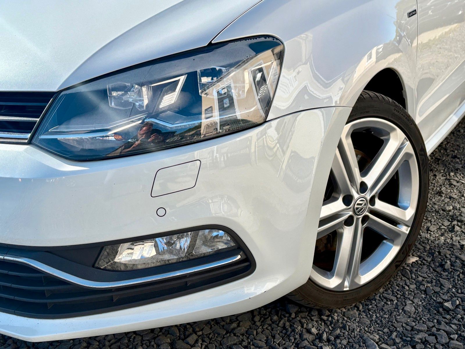 Fahrzeugabbildung Volkswagen Polo V Lounge 1.2 TSI 81kW LED Glasdach PDC Spor