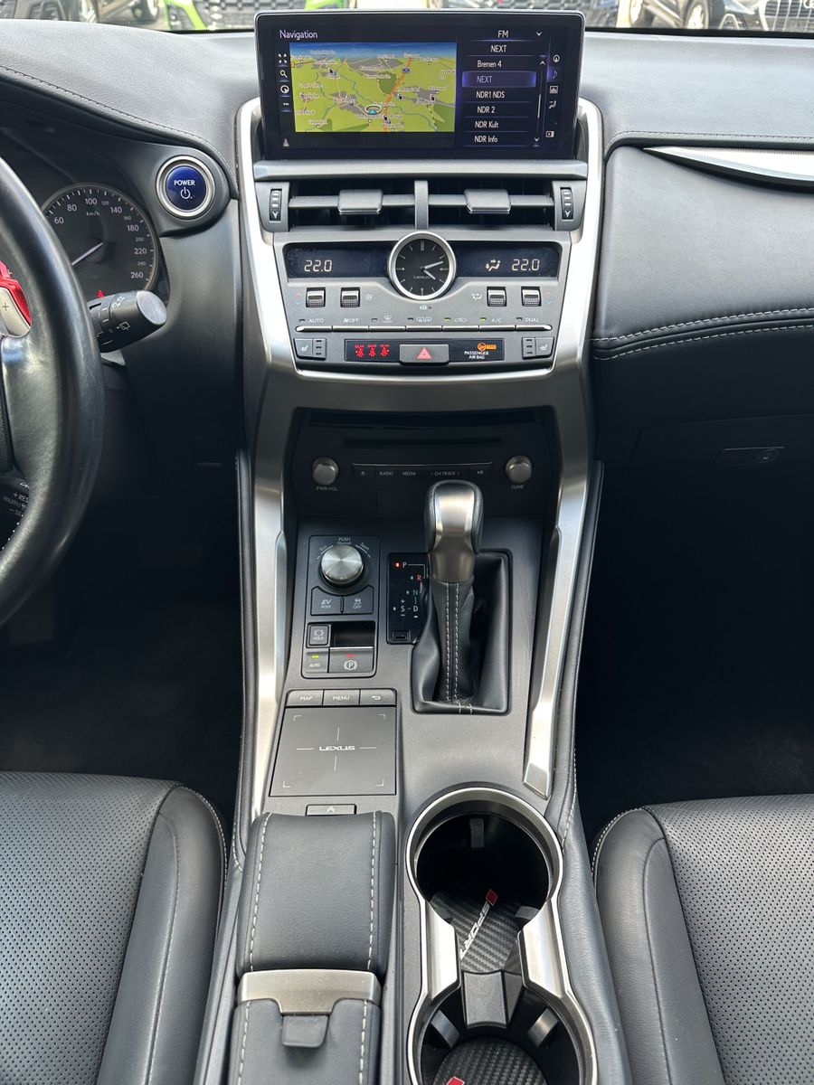 Fahrzeugabbildung Lexus NX 300h AWD Executive NAV+LED+SHZ+KAMERA+1HD+PP
