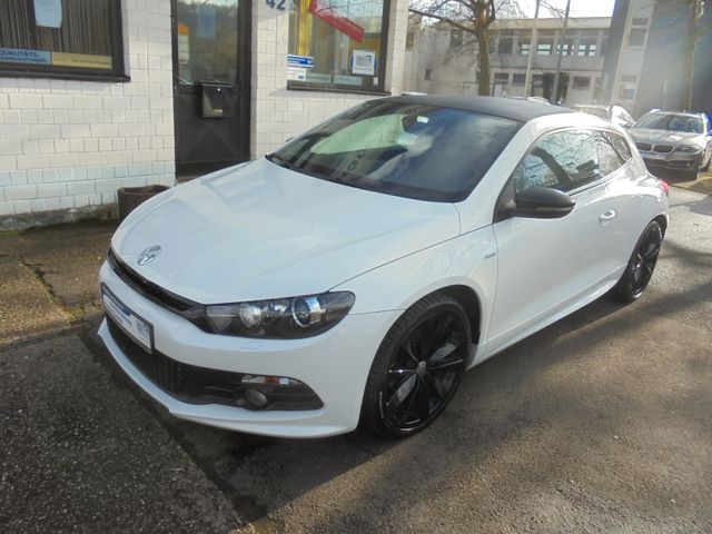 Volkswagen Scirocco 1.4 TSI Life"KLIMATR.-XENON-92TKM"