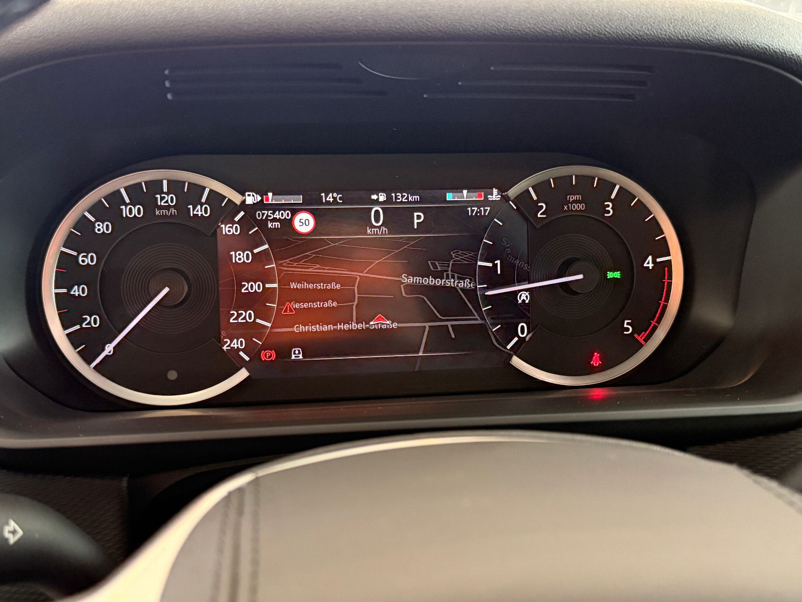 Fahrzeugabbildung Land Rover Discovery 5 R-Dynamic HSE D250 c AWD/PANO/MEMORY