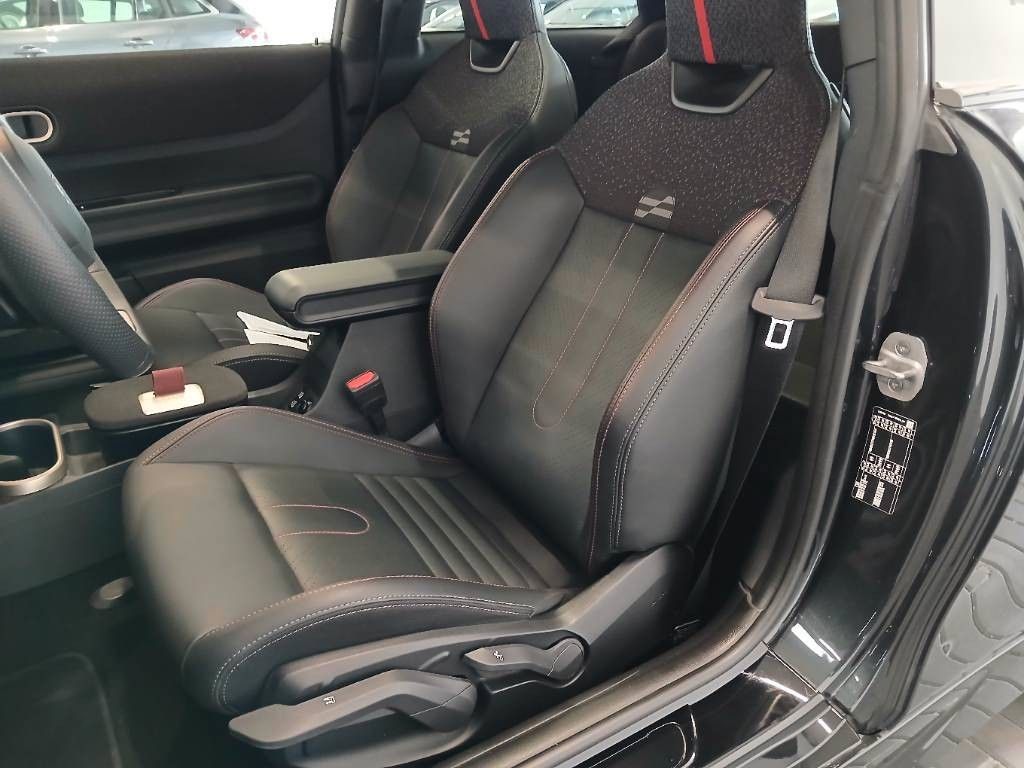 Fahrzeugabbildung MINI Cooper C John Cooper Works Trim L HuD Leder Ambi