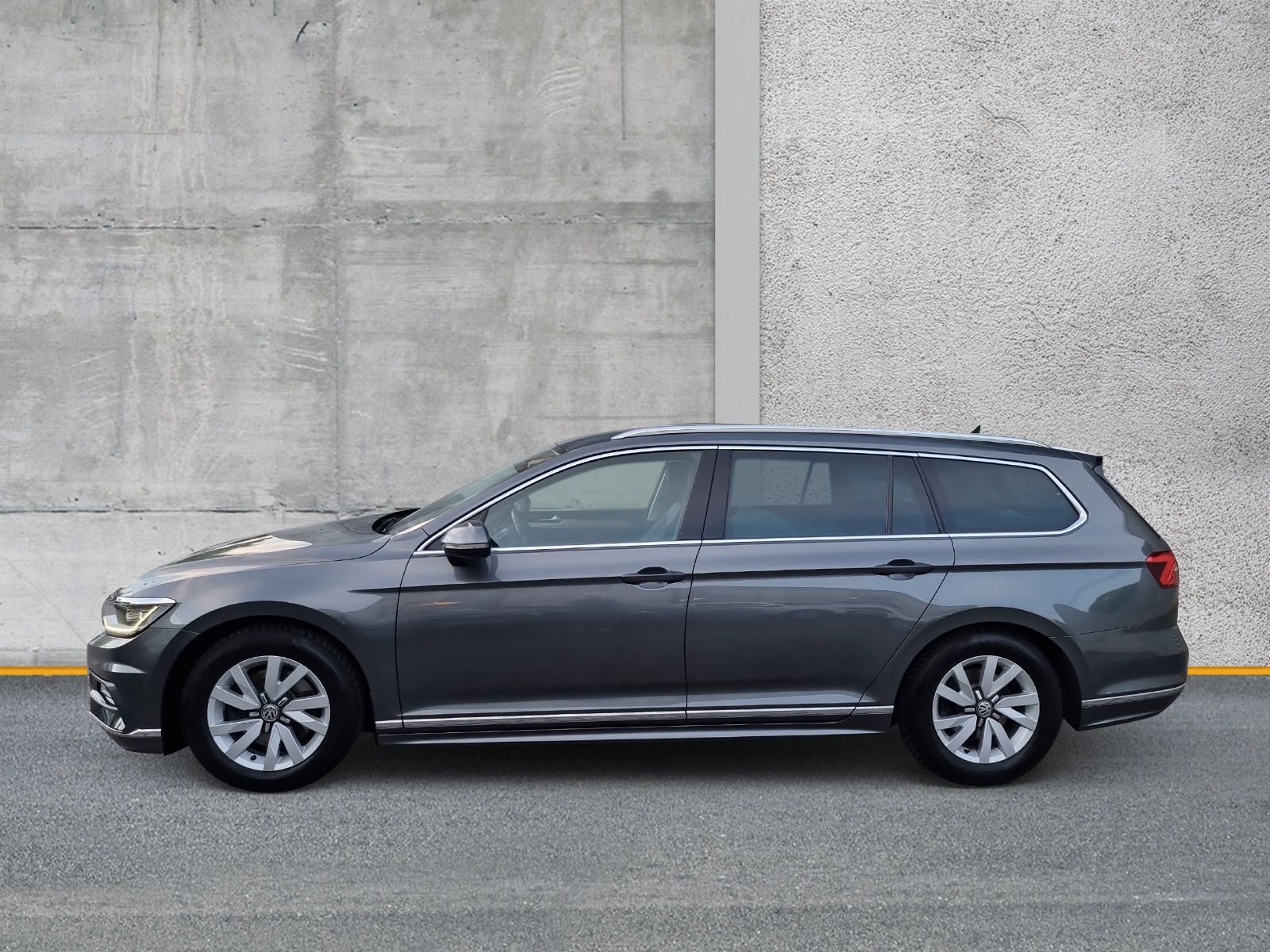 Fahrzeugabbildung Volkswagen Passat Variant 1.8 TSI DSG R-Line AHK eKLAPPE KA