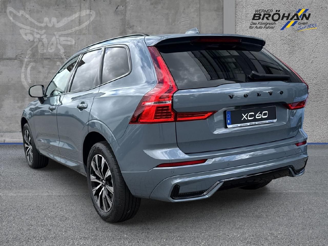 Fahrzeugabbildung Volvo XC60 B4B Plus Dark 2WD