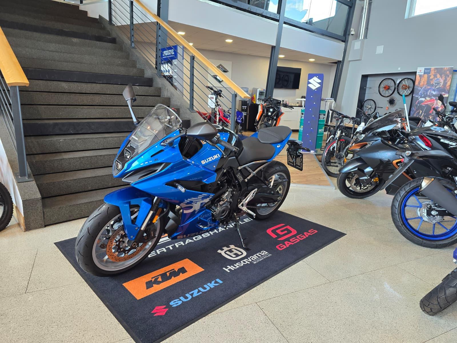 Suzuki GSX-8R *NUR 1867 KM*