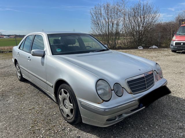 Mercedes-Benz E 240 Limousine ELEGANCE Automatik Klima