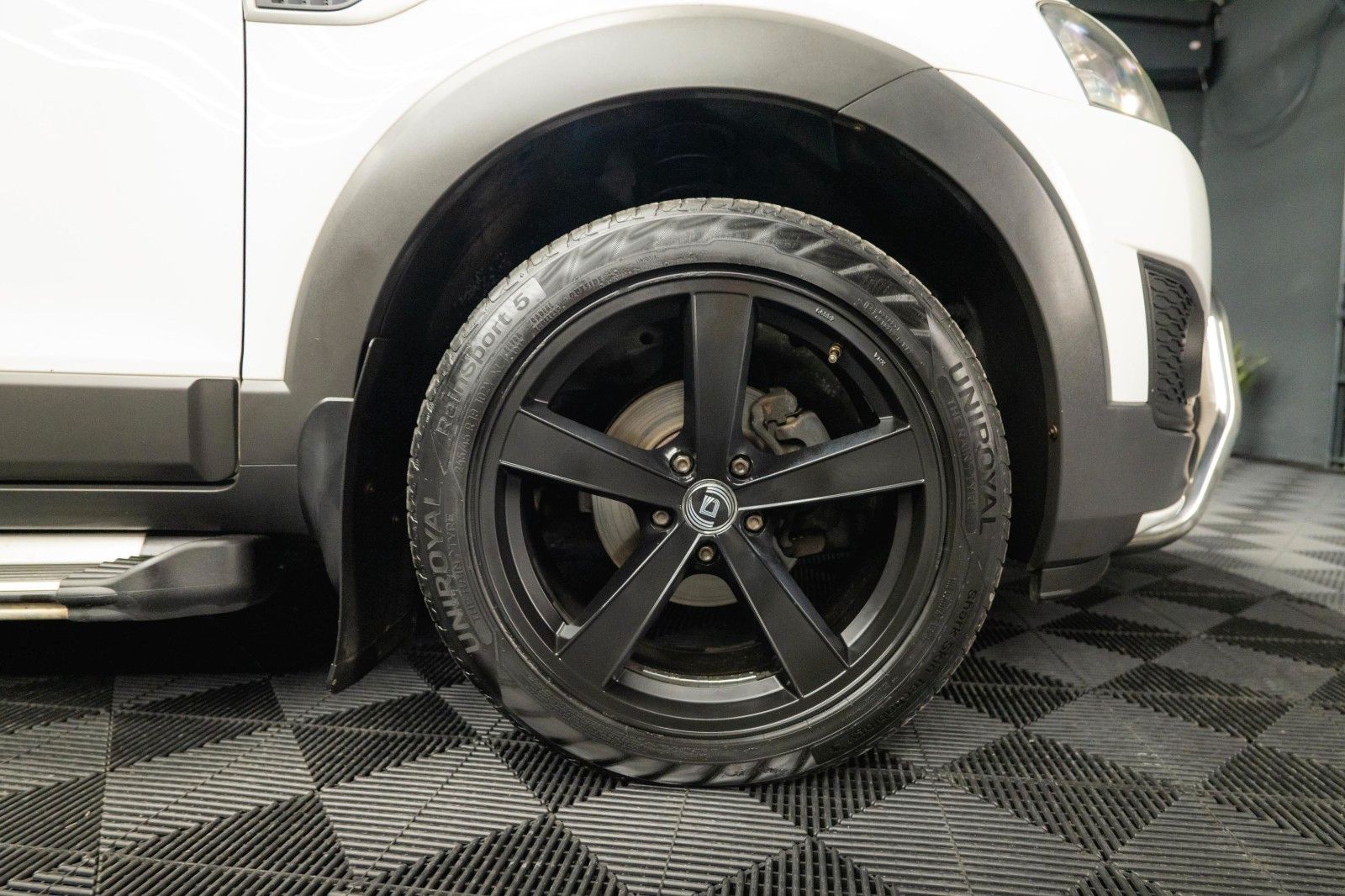 Fahrzeugabbildung Chevrolet Captiva 2.2 D LT+ 2WD Sport | 7 Sitze | 19 Zoll