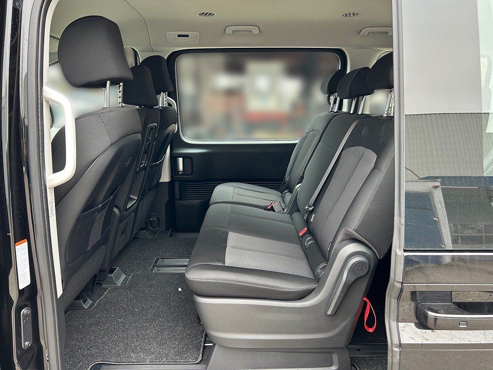Fahrzeugabbildung Hyundai STARIA HYBRID 9SITZER 6AT TREND 18ZOLL PARK+EA-P
