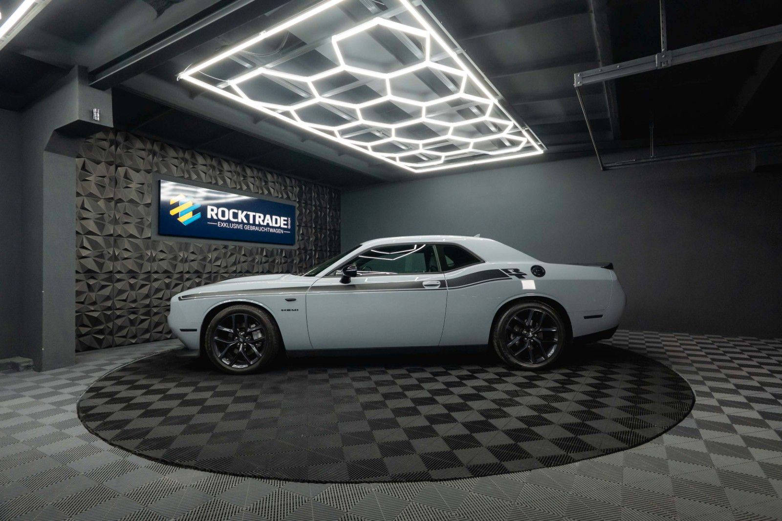 Fahrzeugabbildung Dodge Challenger 5.7 V8 R/T SRT Performance 6-Gang 19%