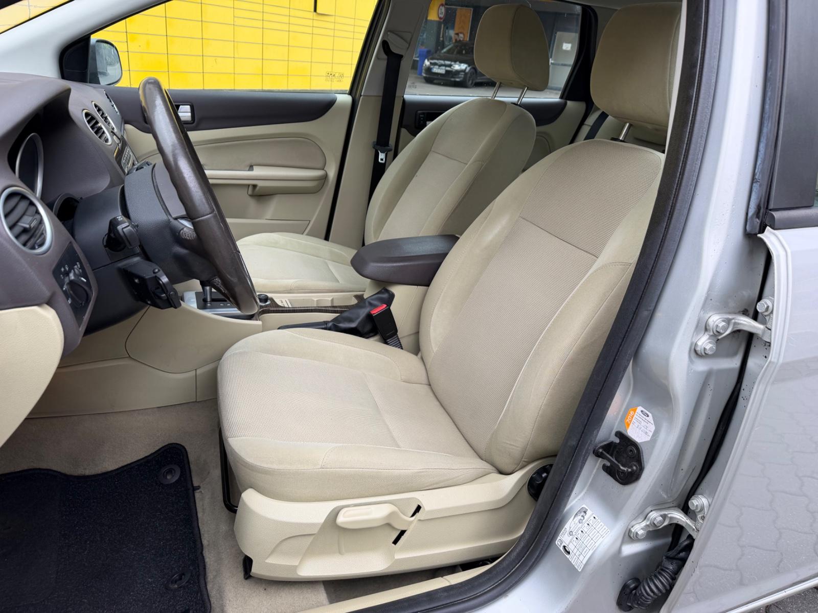Ford Focus 2008 — photo 13