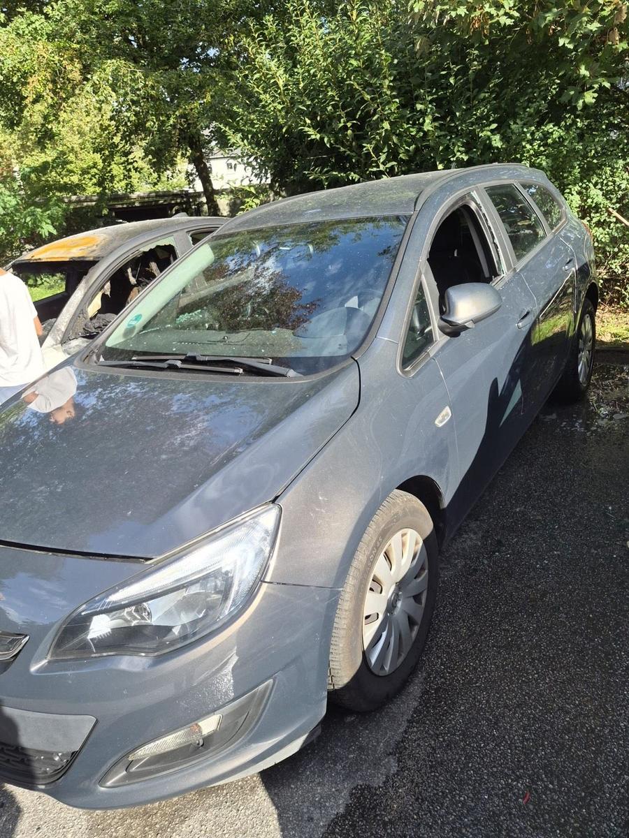 Opel Astra 2015 — interior