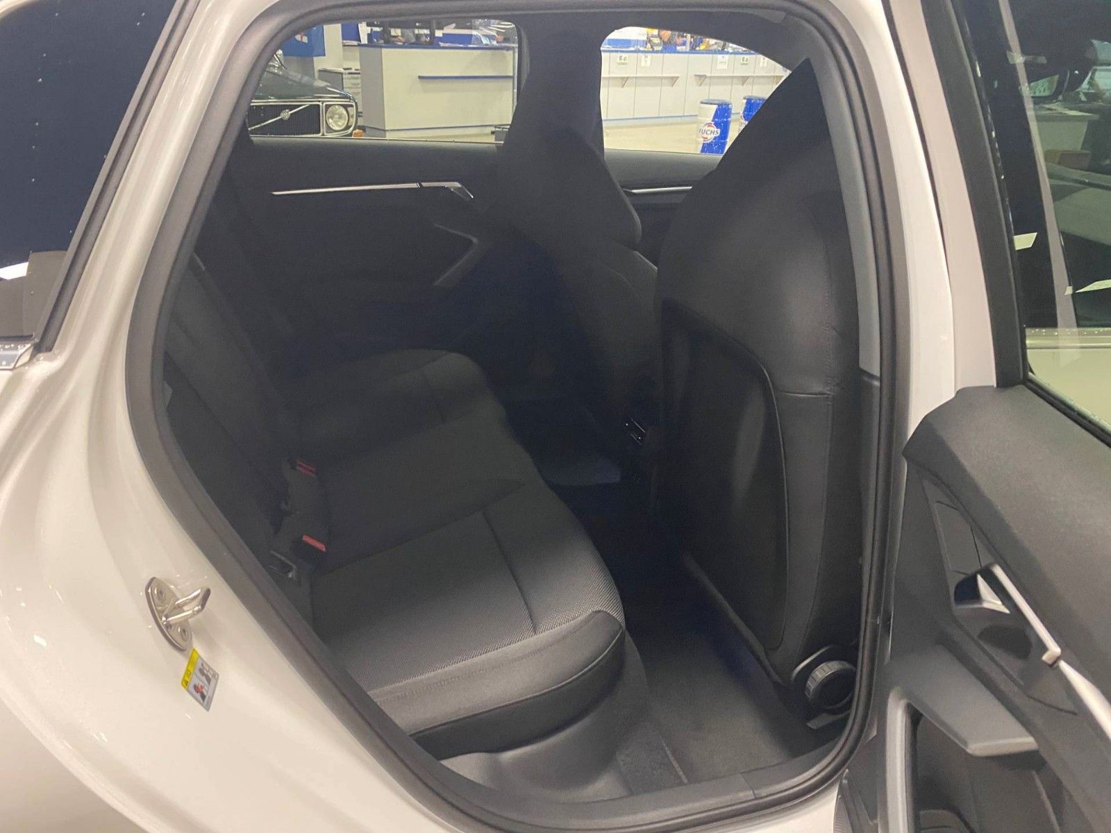 Fahrzeugabbildung Audi A3 35 TFSIadvanced Sportback+ACC+KAMERA+18 ZOLL+