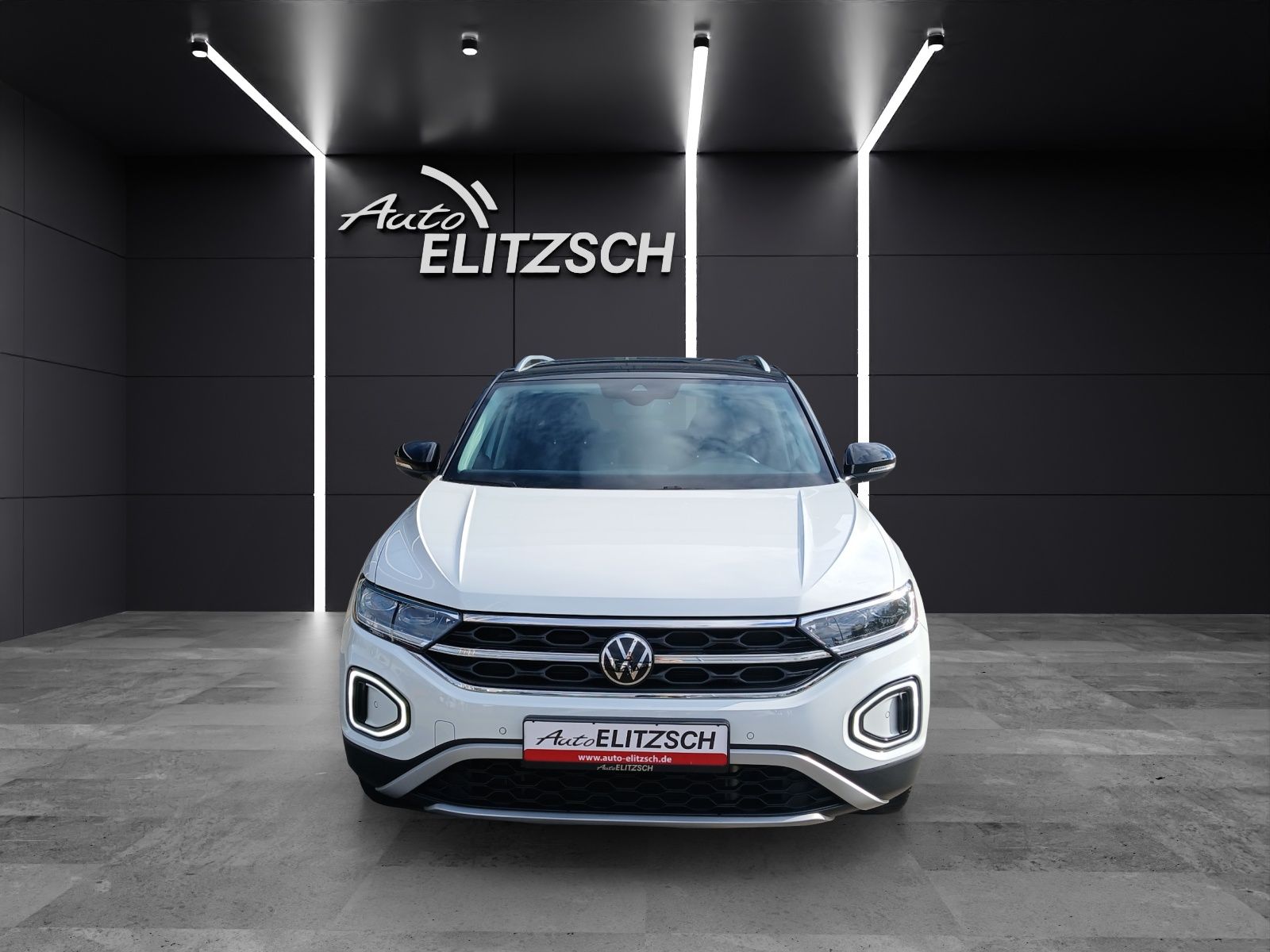Fahrzeugabbildung Volkswagen T-Roc TDI StyleAHK AID ACC RFK SH LM