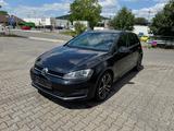Volkswagen Golf VII Lim. Highline BMT.Rline.Navi.Panorama - Volkswagen Golf mit Diesel-Antrieb: Schiebedach