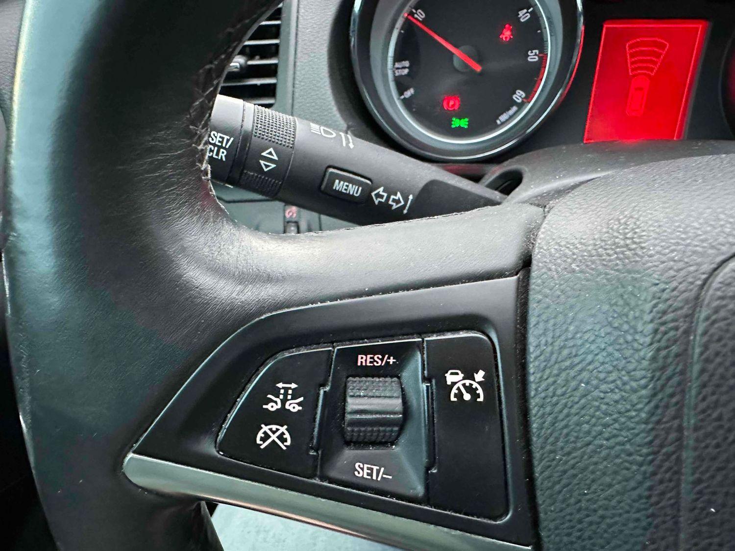 Opel Insignia 2013 — photo 23