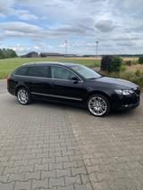 Skoda Superb 1.8 TSI DSG Elegance Combi Elegance - Skoda Superb aus 2014 mit Benzin-Antrieb: Kombi