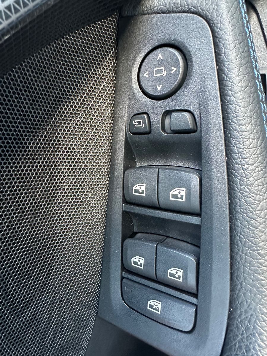 Fahrzeugabbildung BMW 118 i M-Sport NAV+LED+KAMERA+H&K+DA