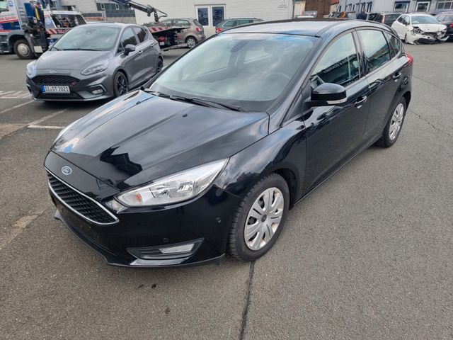 Ford Focus Lim. Business voll fahrbereit