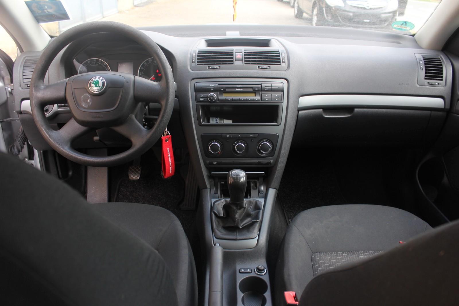 Skoda Octavia 2011 — photo 9