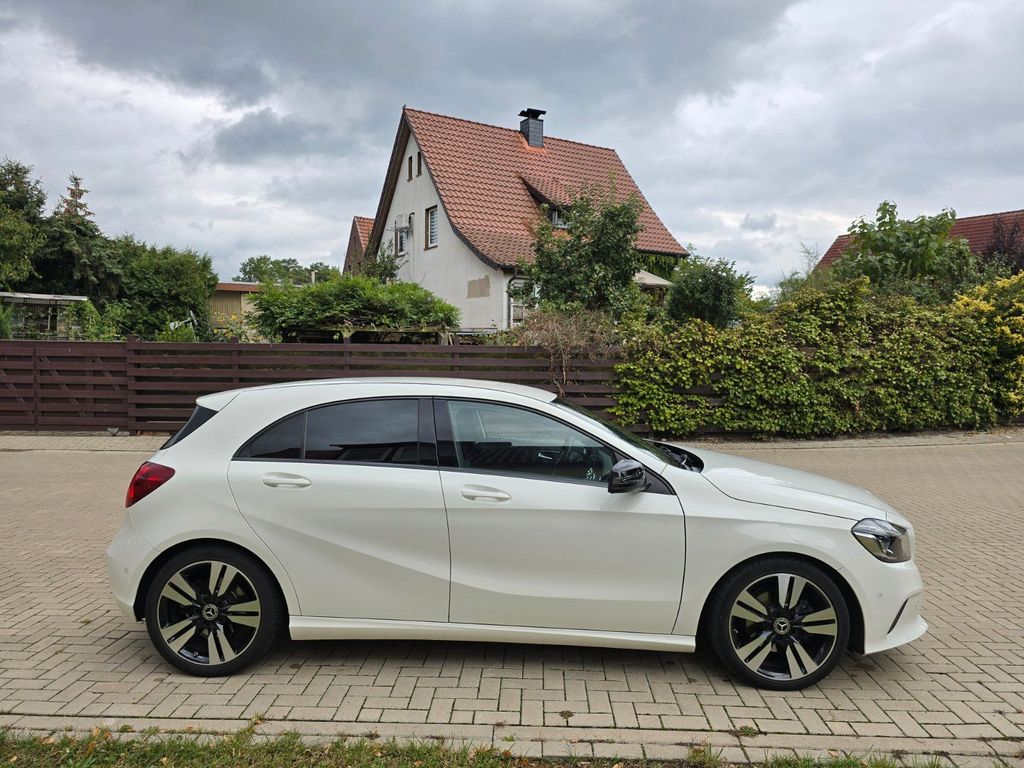 Image of Mercedes-Benz A 220