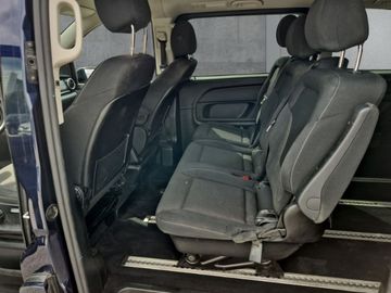 Mercedes V 220 - 9
