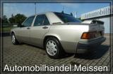 Mercedes-Benz 190 D 2.5 Turbodiesel - Mercedes-Benz 190 mit Diesel-Antrieb: Limousine, 2.5