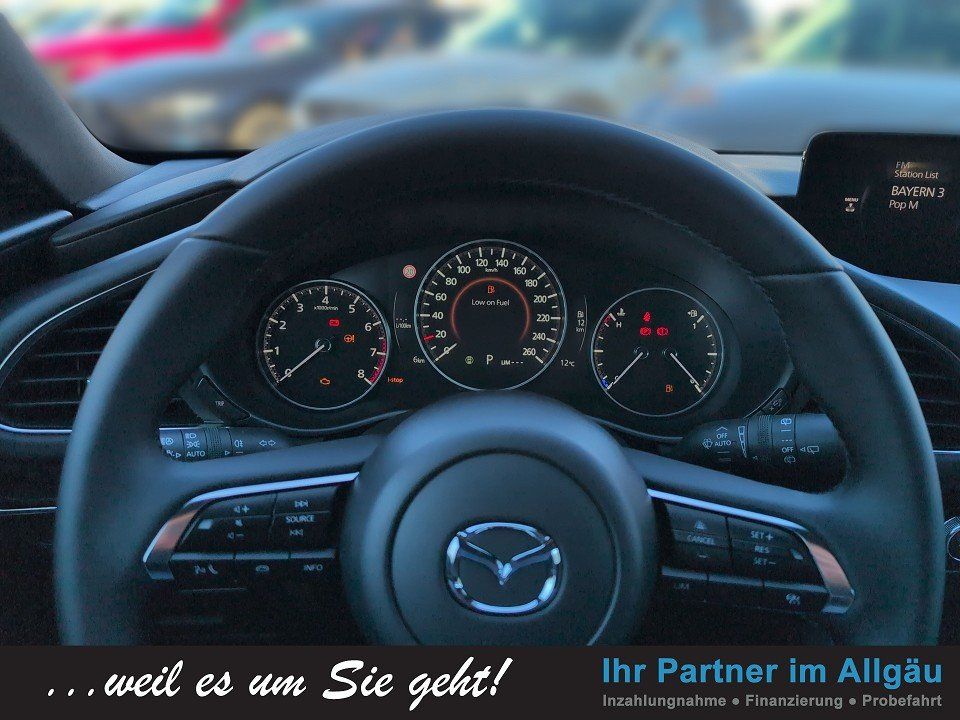 Fahrzeugabbildung Mazda 3 2.5L eSKY-G AT HOMURA NAV+360+HUD+MATRIX+SHZ++