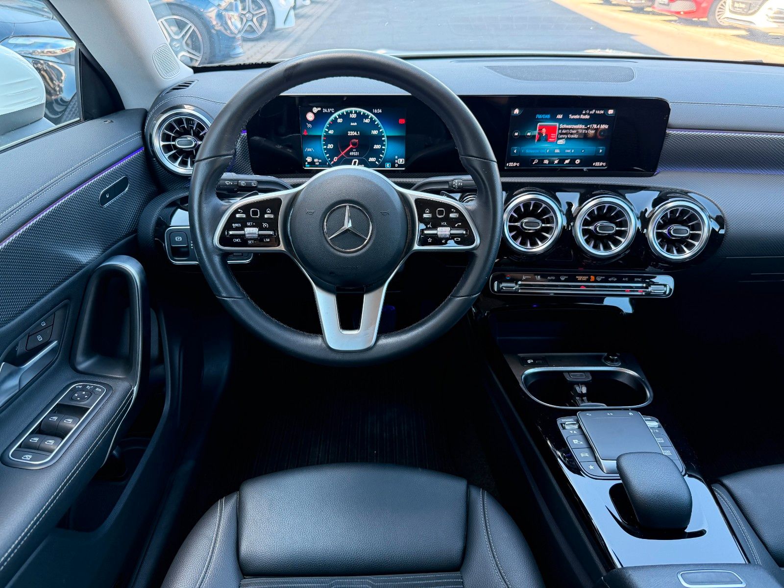 Fahrzeugabbildung Mercedes-Benz CLA 200 Shooting Brake