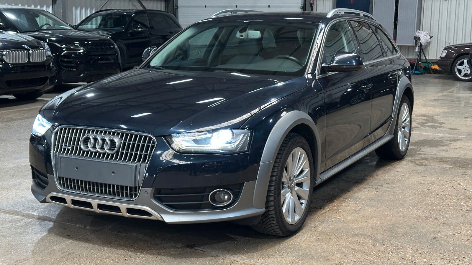 Audi A4 Allroad - 1