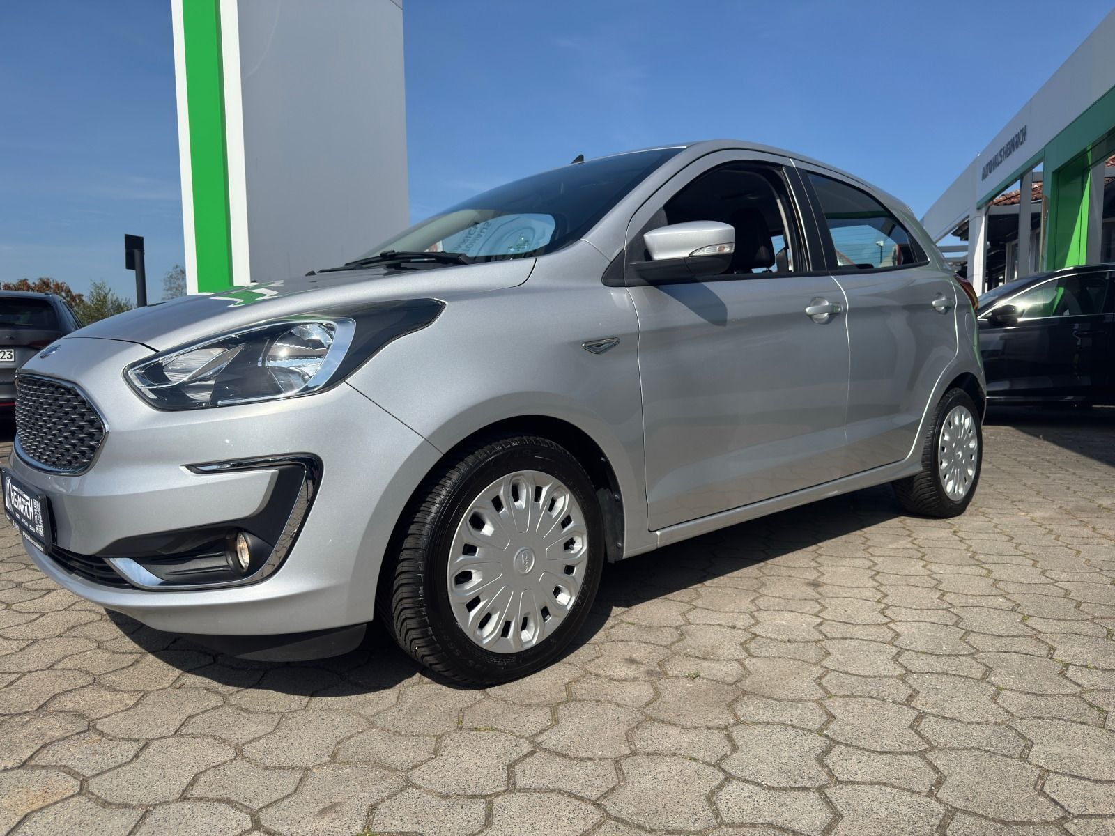 Fahrzeugabbildung Ford Ka+ 1.2 86PS 5-Gang*BehFro*SHZ*PDC*Allwetter