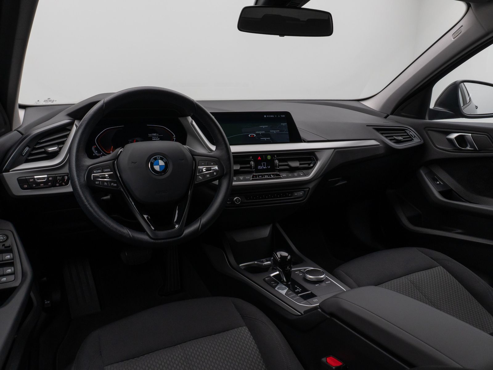 Fahrzeugabbildung BMW 118i DAB CockPitProf LED PDC Geschwindigkeitsreg