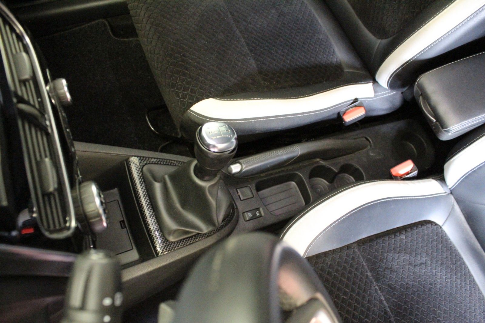 Fahrzeugabbildung Renault Clio TCe 90 IBose Edition *Navi*Klima*PDC*