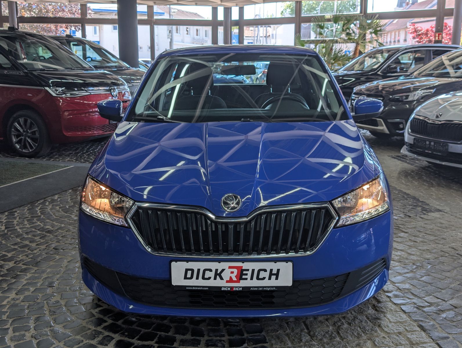 Fahrzeugabbildung SKODA Fabia Active 1.0 MPI SURROUND SCHECKHEFT KLIMA