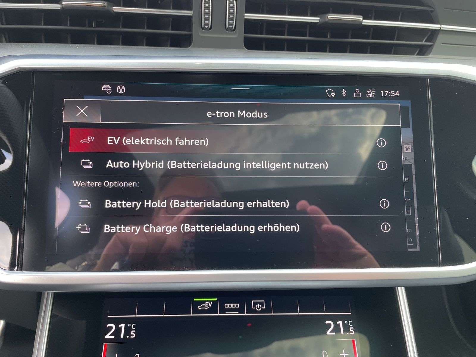 Fahrzeugabbildung Audi A6 Avant TFSI e quattro S line Matrix Navi SHZ