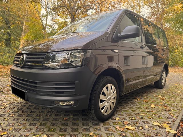 Volkswagen T6 Caravelle 9 Sitzer scheckheftgepflegt