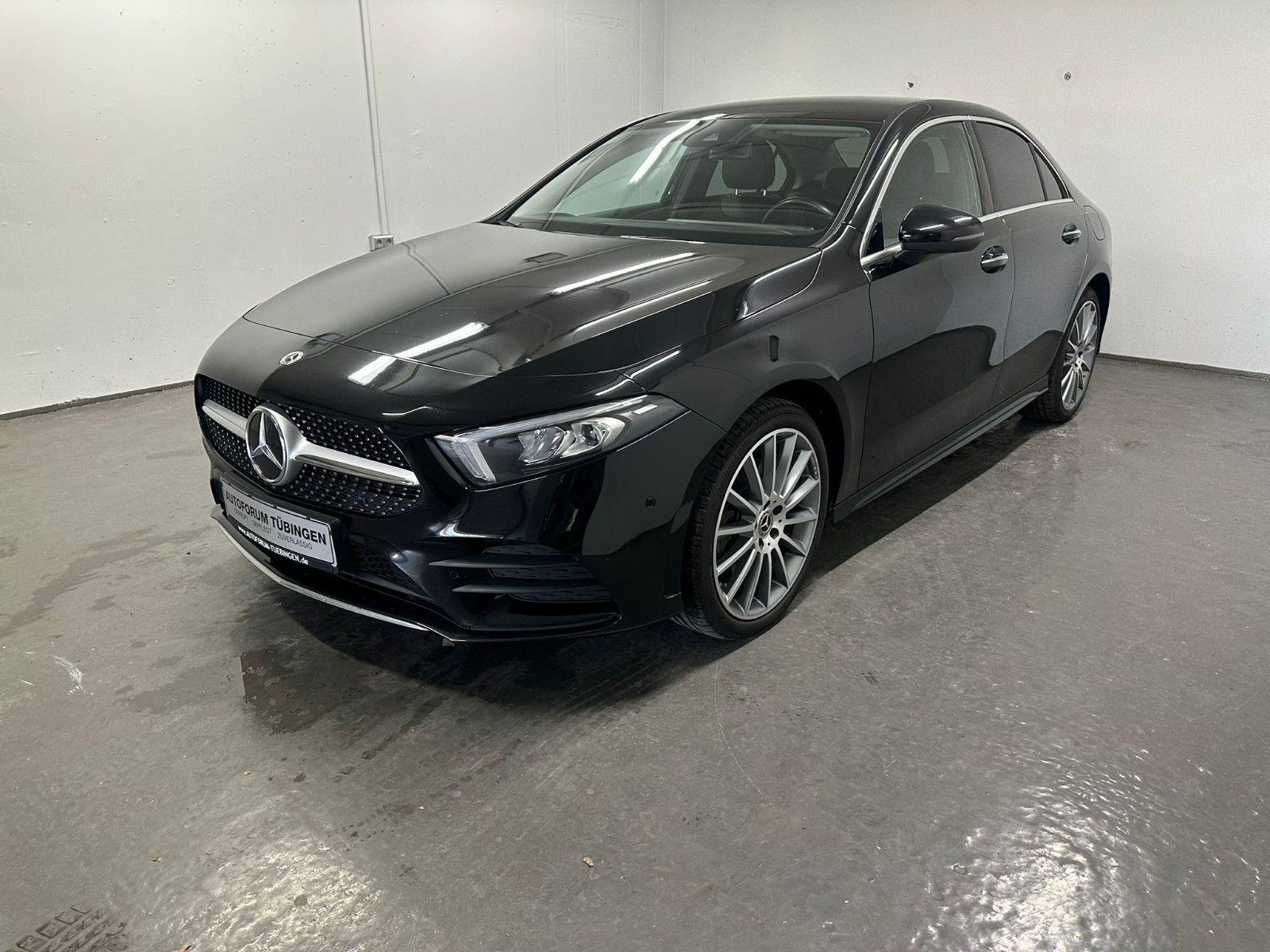 Fahrzeugabbildung Mercedes-Benz A 250 e LIMOUSINE *AMG-LINE* AMBIL*LED*KEYLESS