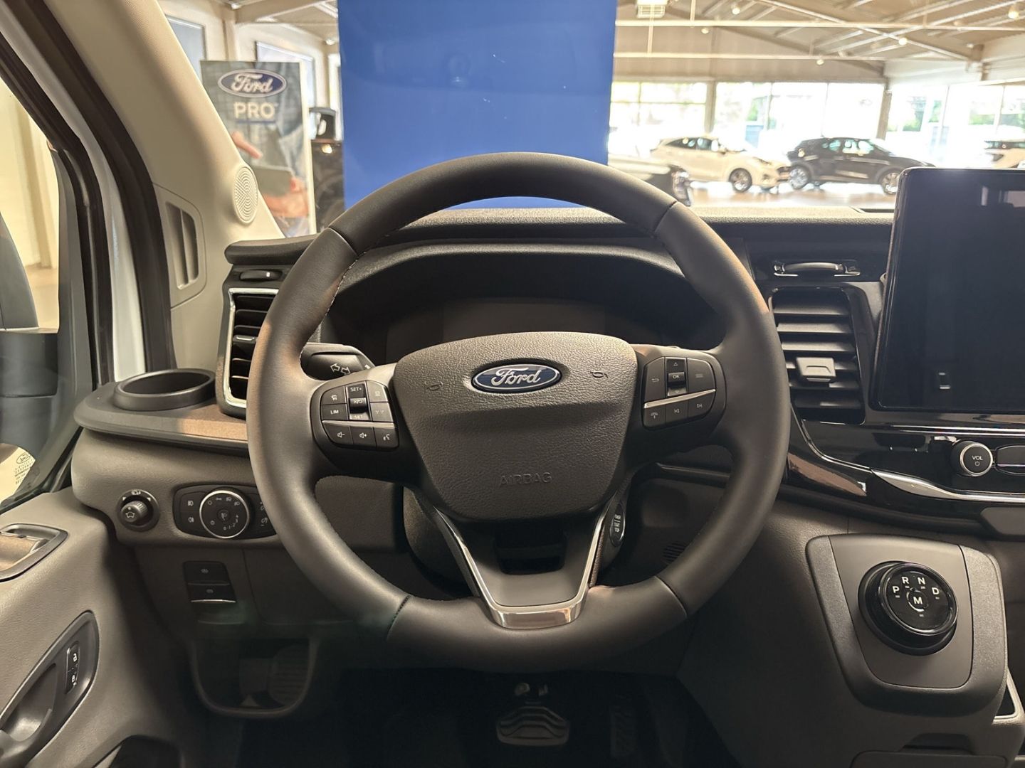 Fahrzeugabbildung Ford Transit Kombi 350 L3 Trend Automatik