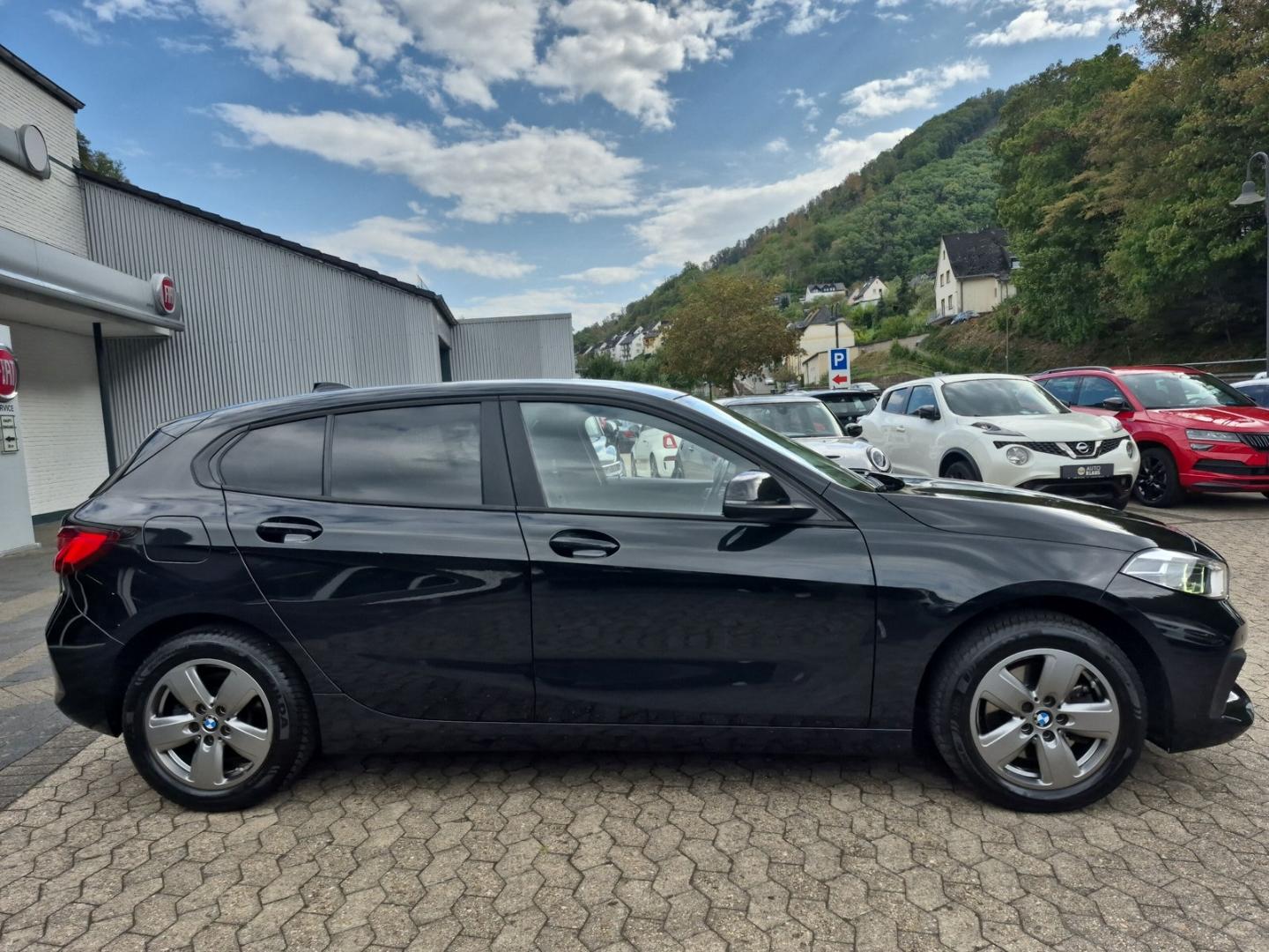 BMW 118 i Advantage Navi CarPlay LED PDC Sitzheizung, миниатюра 4