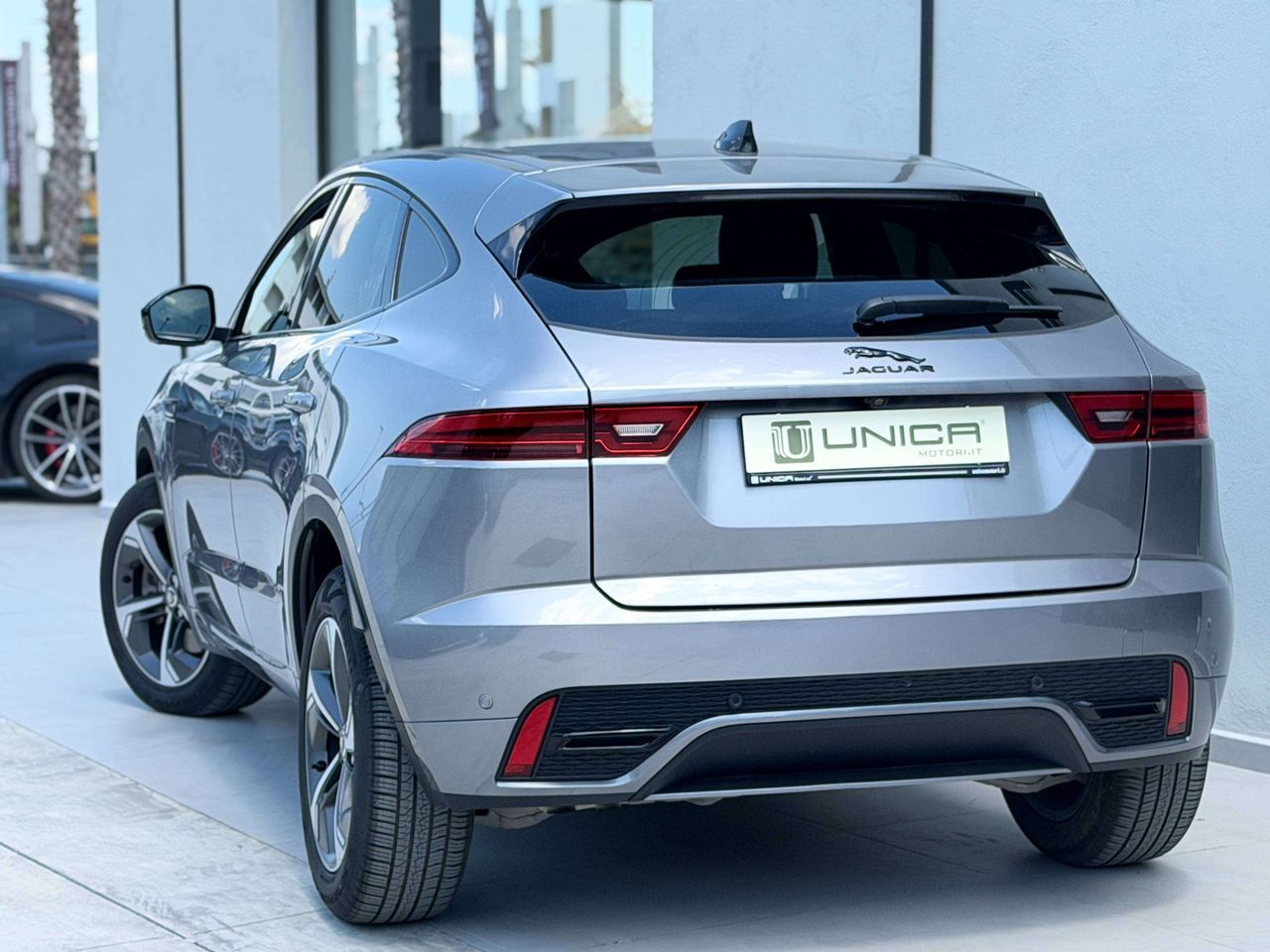 Jaguar E-Pace 2.0d i4 163 CV mhev R-Dynamic HSE  imagem 3