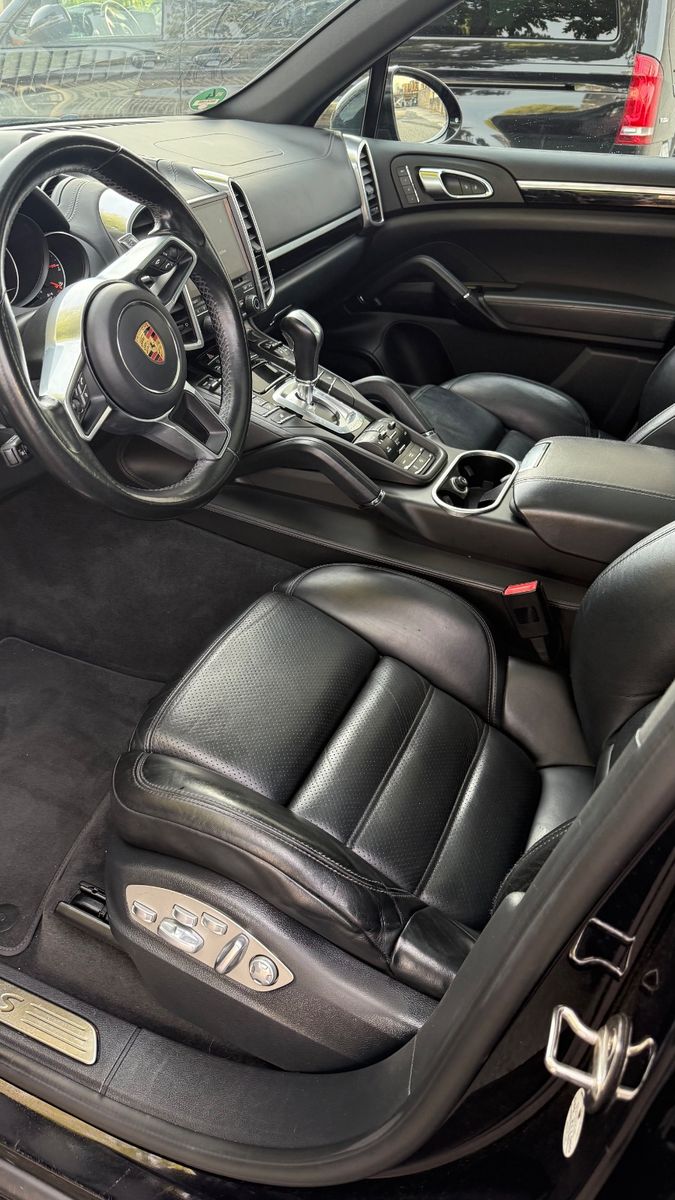 Fahrzeugabbildung Porsche Cayenne S Diesel Sport Design