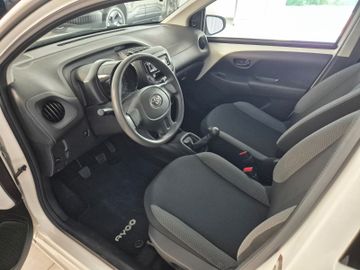 Toyota Aygo AYGO x + Radio nachger&uuml;stet